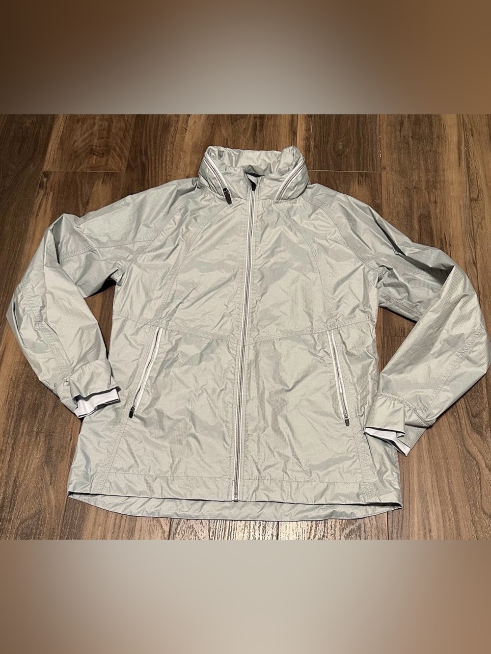 Avalanche Women's Silver Hooded Lightweight Weather Shield Waterproof Jacket L